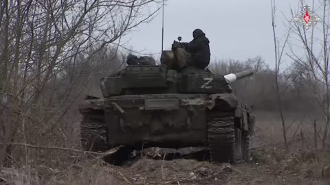 Russian Defense Ministry publishes footage of tank crews in action