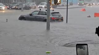 Emergency Situation right now in NYC due to strong rainfall & flashfloods.