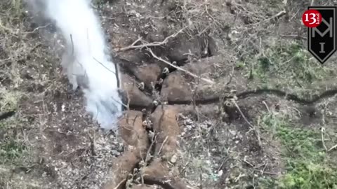 shocking video: Ukrainian soldiers enter a Russian trench