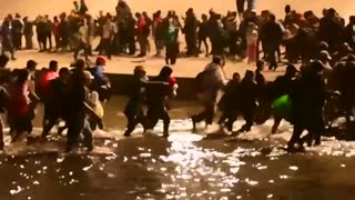 EL PASO TEXAS; HUGE MIGRANT CROSSING