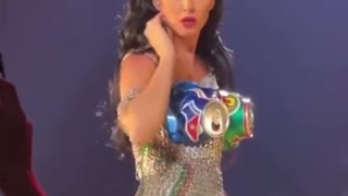 Katy Perry’s Glitchy Eye During Her Performance