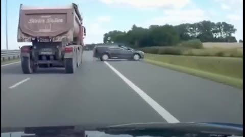 Truck driver hits car😱