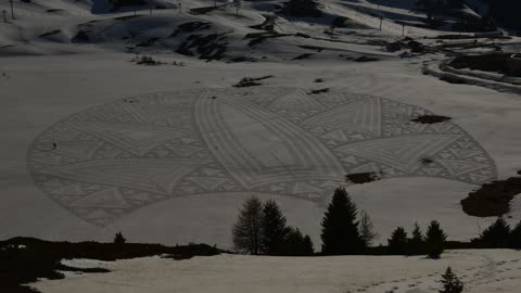 Snow Artist Makes The Most Astonishing Snow Drawings
