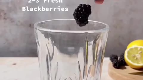 Blackberry Greek Yogurt Gin Smash!