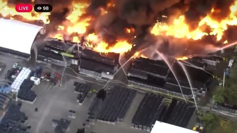 Massive 5 acre fire has broken out a warehouse storing plastic plant pots in Kissimmee, Florida