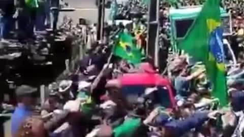 Thousands of Jair Bolsonaro supporters were filmed doing a questionable salute