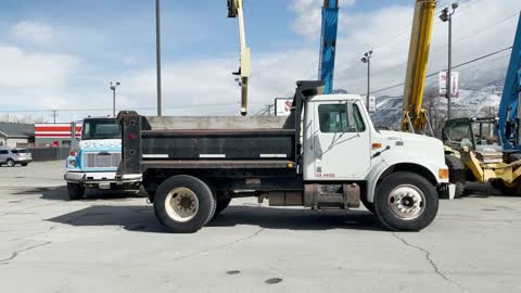 Dump Truck Bobtail 2001 International 4700 NON CDL! Diesel, 6 Speed Plus LOW LOW MILES!!