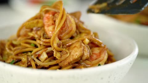 Indonesian Mee Goreng Noodles - Marion's Kitchen