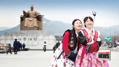 Koreans embrace latest hanbok fashions