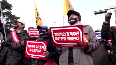 Seoul preps legal action against walkout doctors