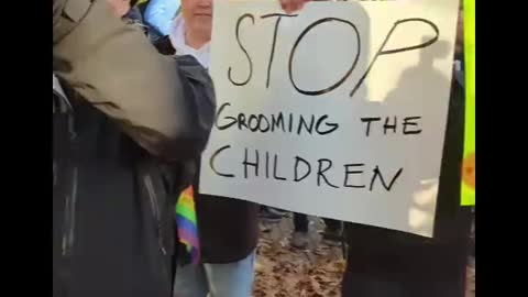 Protesters clash at ‘Story Telling With Drag Queens’ event in Vancouver.