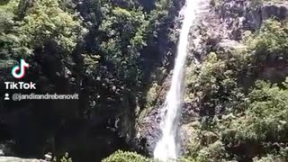 Cachoeira na trilha