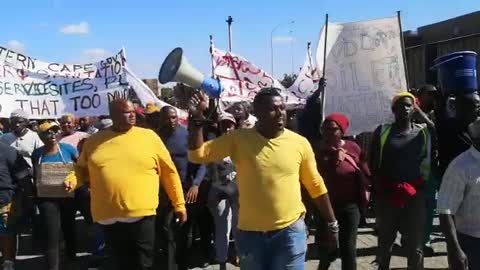 Hundreds of Protestors in Khayelitsha move through the streets protesting for service delivery