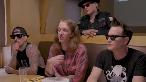 Linkin Park help a couple navigate their first date