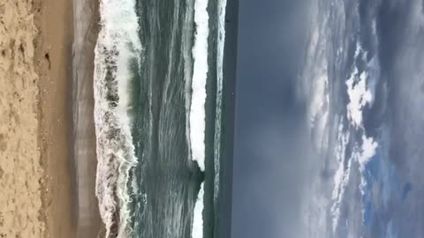 Wave, beach, cloudy