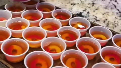 Peach crown Jell-O shots 🤩👀 @Mallory Young #viral #jelloshots #cocktails #mocktails