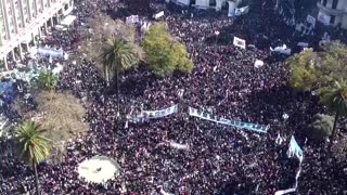 Argentines crowd streets to support VP after attack