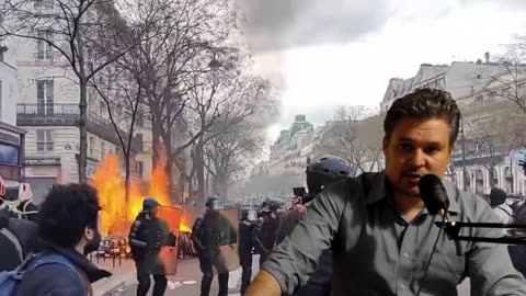 Γαλλία:"Πόλεμος" στους δρόμους για το συνταξιοδοτικό!Στις φλόγες το ιστορικό δημαρχείο στο Μπορντώ!