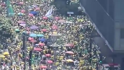 IMAGENS DE CIMA MOSTRAM COMO ESTÁ A PAULISTA AGORA! IMPRESSIONANTE!