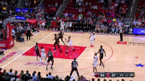 Fred VanVleet beats the 1st half buzzer off the glass! Heat-Rockets