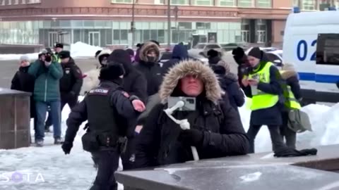 Moscow police detain people at Navalny memorial event