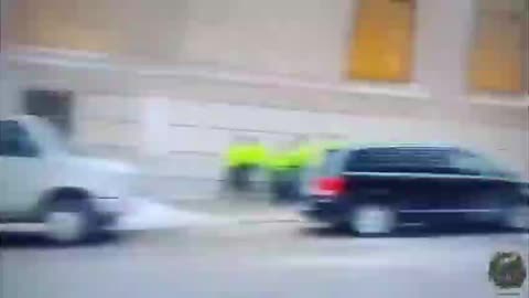 Ottawa Convoy protestor catches suspicious behaviour by police - false flag set up?