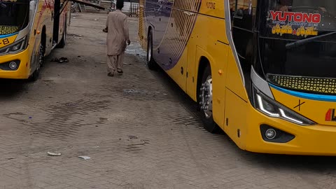 Bus terminal in Karachi to kweta very cute bus