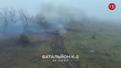 Ukrainian tank attacks area where Russians are located, destroys the trench where they are hiding