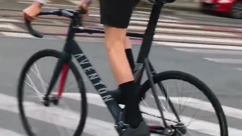 london cycling rider amazing vedio #cycle #rider #stund