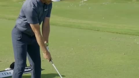 How Tommy Fleetwood controls trajectory with a 3 wood #golf #tommy #fleetwood #swing #hit #shot