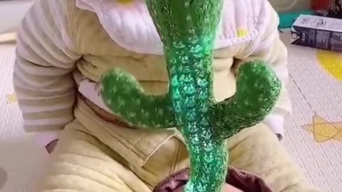 little baby fear from cactus toy funny video 😂😂😂