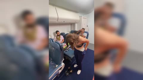 Passenger Takes Her Cloth Off On An Aeroplane 🤩| Viral World1
