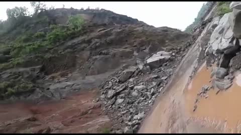 Massive landslides caught on camera Six