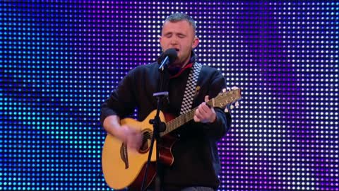 Robbie Kennedy with his acoustic guitar singing 'Iris'- Week 3 Auditions | Britain's Got Talent 2013