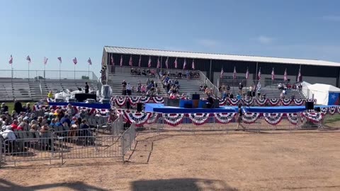 People waiting for Kamala Harris, Tim Walz rally Eu Claire, WI