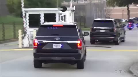 WATCH: Donald Trump's motorcade arrives at Georgia jail
