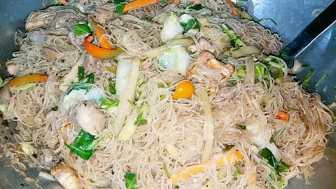 DELICIOUS PANSIT BIHON