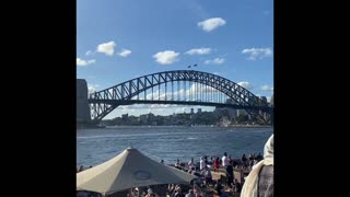 OPERA HOUSE & HARBOUR BRIDGE SYDNEY