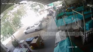 Revelan video del ataque contra una mujer en una plaza de mercado en Bucaramanga