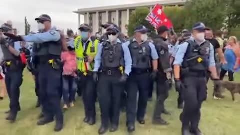 Canberra: “You Serve Us” Rings Out as Hundreds of Protesters CLASH with Police