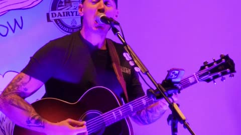 Dustin Lee singing at Dairyland Brew Pub in Appleton WI