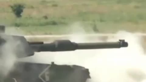 Russian tank column blown up by lethally accurate Ukrainian artillery