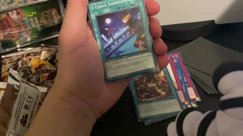 Opening BRAND NEW Yugioh packs