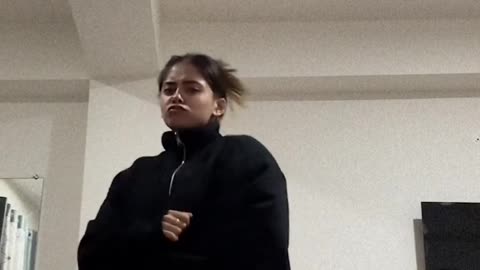 Gulabi Sharara Viral Video | Girl Dancing Meme