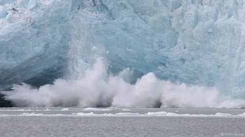 WOW! SHOCKING ICEBERG COLLAPSE CAUSES TSUNAMI | NON STOP MOVEMENT