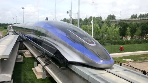 China unveils 372 mph maglev train - state media