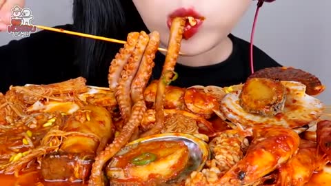 ASMR SPICY SEAFOOD BOIL *CRAB, OCTOPUS, SCALLOP, ENOKI MUSHROOM *KOREAN RECIPE* EATING MUKBANG