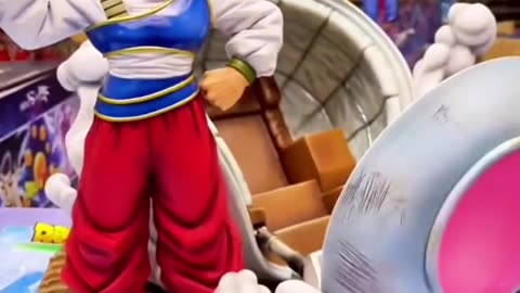 Goku landed to Earth action figure