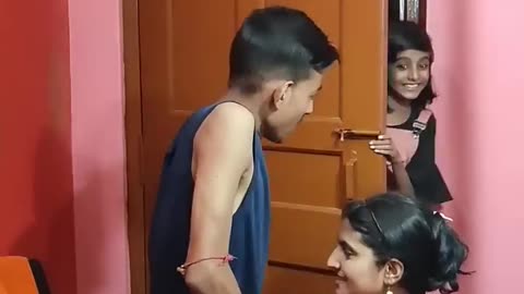 Door Lock Karna Bhul Gye🤣😅..#viral #funny