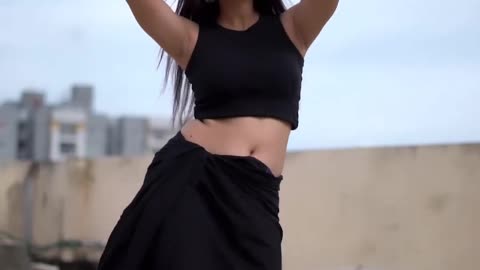 Hot sexy babe dancing vedio